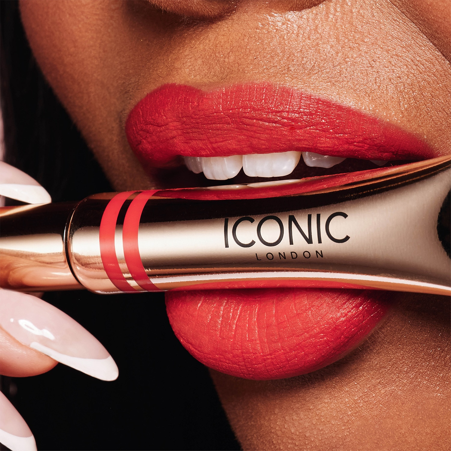 CLOUD KISS MATTE LIP MOUSSE BY ICONIC LONDON ( MOUSSE LABIAL)